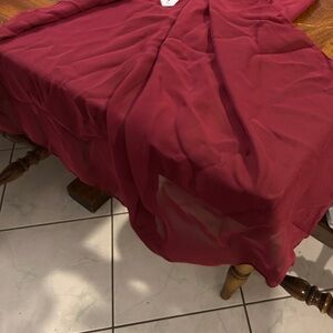 Tartaglia 10 pack wine red chiffon table runners 27x120 new in pkg